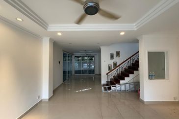 Damansara Heights (walk to MRT)