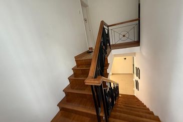 Damansara Heights (walk to MRT)