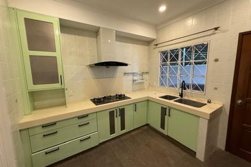 Damansara Heights (walk to MRT)