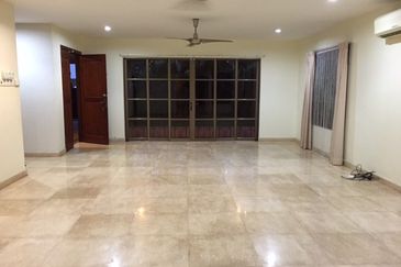 Setiakasih - Resort style home