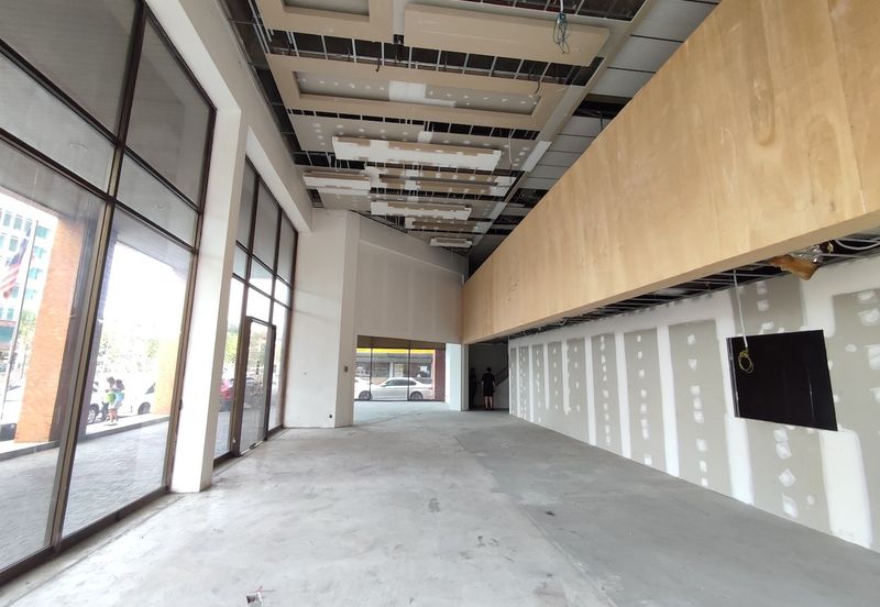 GF - road frontage (for showroom, bank)