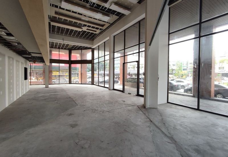 GF - road frontage (for showroom, bank)