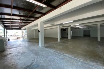 [Near SS2] Busy road 