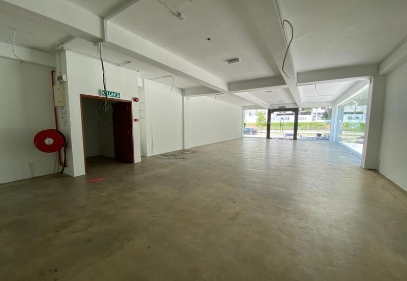 [Near SS2] Busy road 