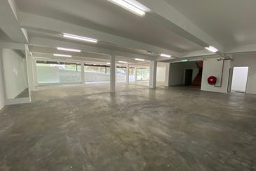 [Near SS2] Busy road 