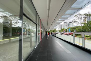 Ground floor - very prominent, busy road