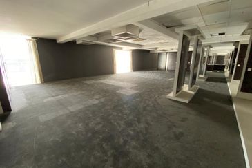 [Near SS2] Busy road, 3 storeys, no lift