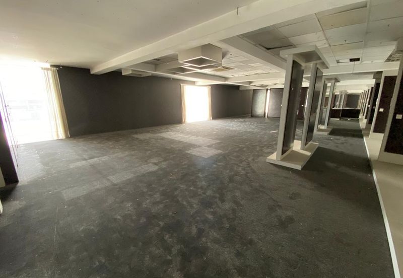 [Near SS2] Busy road, 3 storeys, no lift