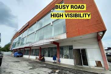 [Near SS2] Busy road, 3 storeys, no lift