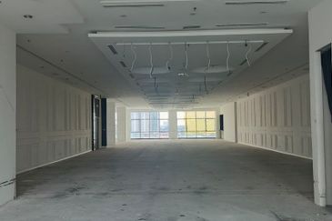 [LRT] Fitted, whole floor (FNB/KTV/entertainment)