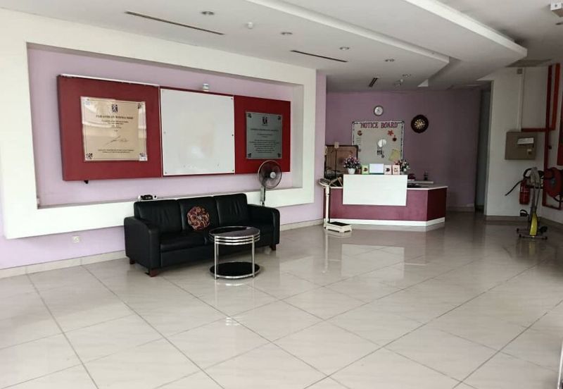 5 storeys with lift, 10 carpark , 16 ensuite rooms