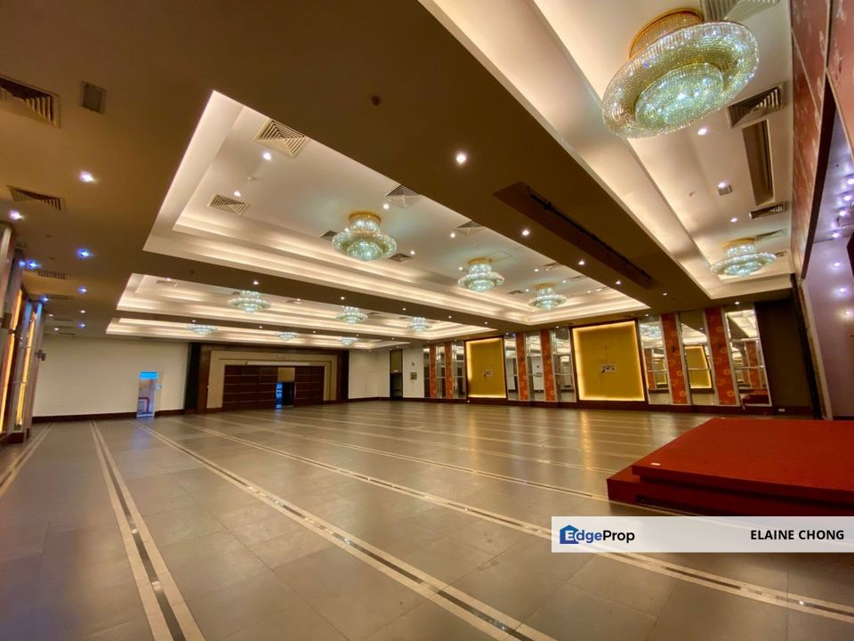 [Kepong] Busy area - Take 1 or 2 floors (Restaurant, Massage, Gym), Kuala Lumpur, Kepong