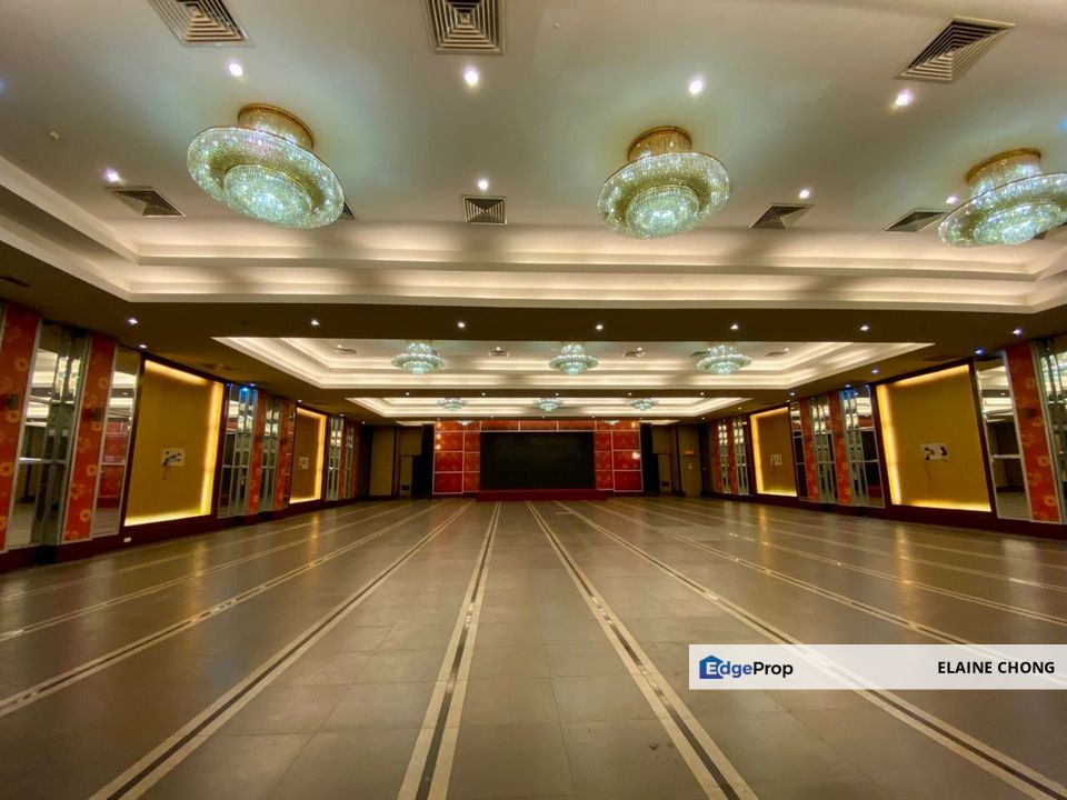 [Kepong] Busy area - Take 1 or 2 floors (Restaurant, Massage, Gym), Kuala Lumpur, Kepong