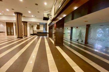 [Kepong] Busy area - Take 1 or 2 floors (Restaurant, Massage, Gym)