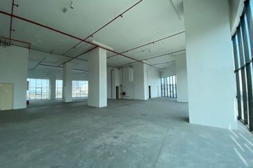 [LRT] Whole floor, with pool, high ceiling, KLCC, Merdeka 118 view (FNB/KTV/entertainment) 