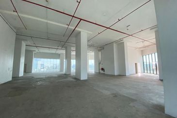 [LRT] Whole floor, with pool, high ceiling, KLCC, Merdeka 118 view (FNB/KTV/entertainment) 