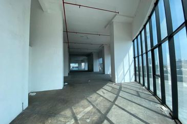 [LRT] Whole floor, with pool, high ceiling, KLCC, Merdeka 118 view (FNB/KTV/entertainment) 