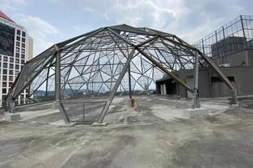 [LRT] Whole floor, with pool, high ceiling, KLCC, Merdeka 118 view (FNB/KTV/entertainment) 