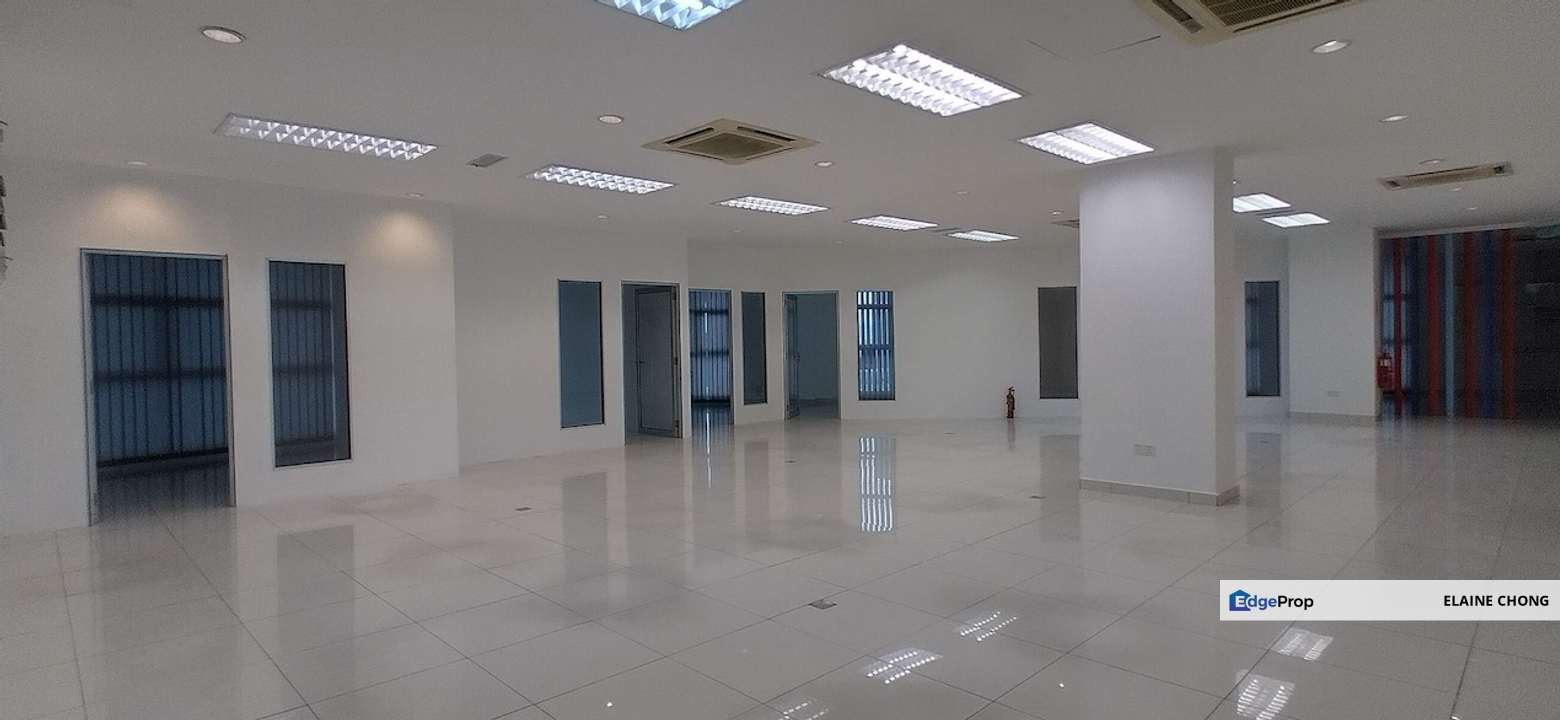 Busy road-4 storeys, lift (school, wellness), Selangor, Petaling Jaya