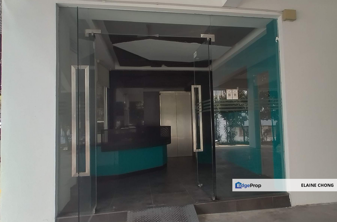 Busy road-4 storeys, lift (school, wellness), Selangor, Petaling Jaya