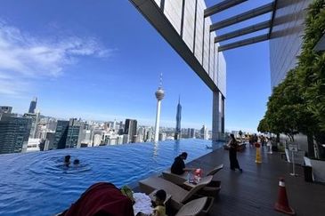 Face Platinum Suites