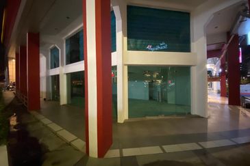 Damansara Uptown Corner Shop 