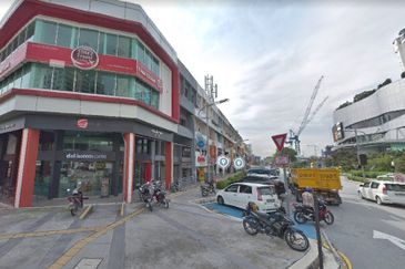 Damansara Uptown Corner Shop 