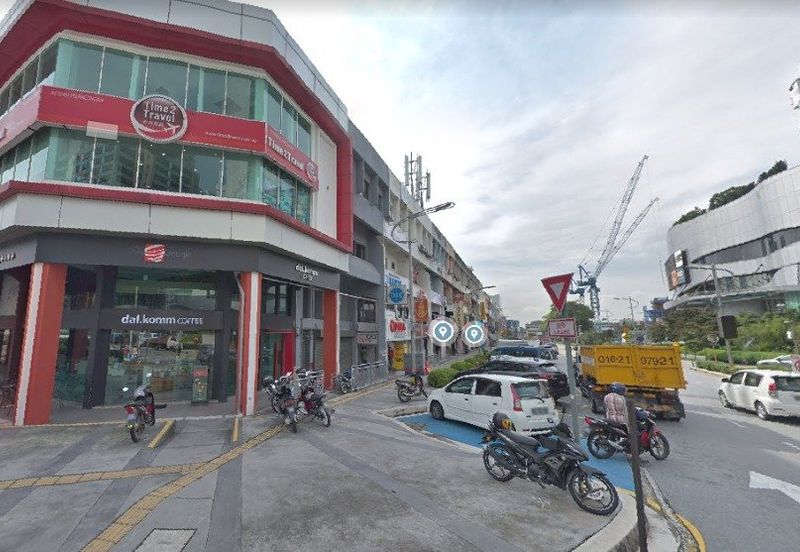 Damansara Uptown Corner Shop 