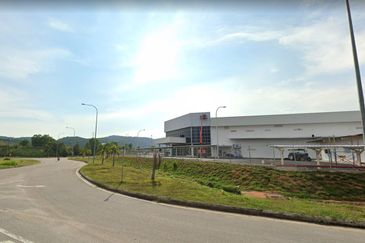 1.184 Equipment Supplier Warehouse @ Sendayan