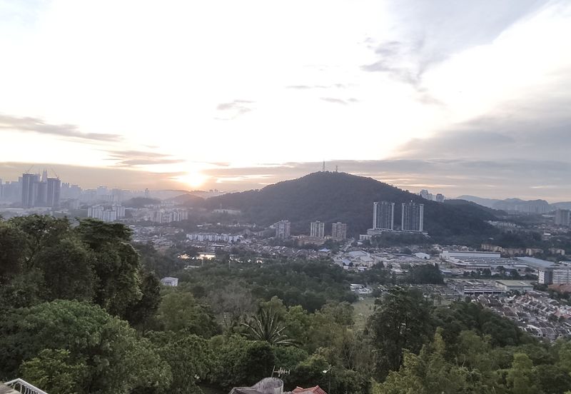 3 Storey Fully Renovated Designer Resort Home For Sale @ Ukay