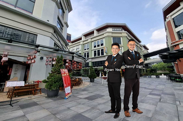 1.776-Freehold Commercial Building with Lift and Furnishings in Desa Park City