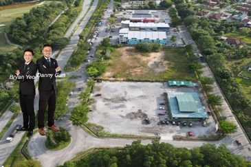 1.902 Prime Sendayan Commercial Space with Established Infrastructure