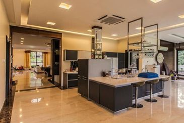 1.962 Kota Kemuning Bungalow