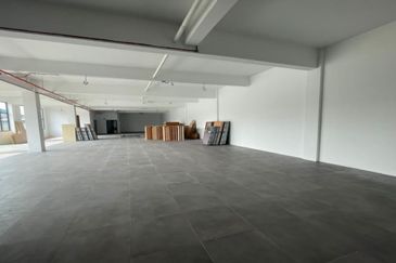 1.964 Balakong Semi Detached Factory / Warehouse