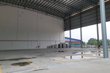 1.964 Balakong Semi Detached Factory / Warehouse