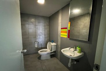 1.1106 1 Mont Kiara Office Gred AA