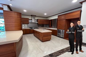 9.003 Two and Half Storey Premium Bungalow