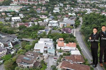 9.003 Two and Half Storey Premium Bungalow