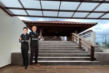 9.003 Two and Half Storey Premium Bungalow