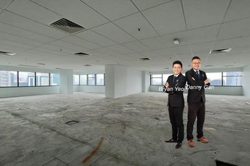 1.1193 Glenmarie Enbloc (Showroom, Workshop, Lab R&D, Corporate Office Usage)