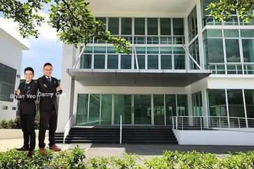 1.1191b Glenmarie Semi Detached Factory 