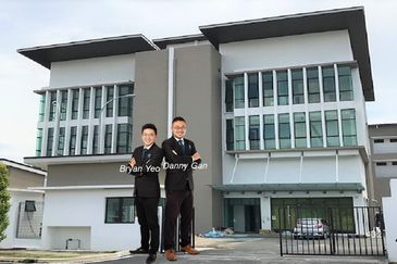 1.1191b Glenmarie Semi Detached Factory 