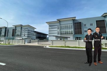 1.1191b Glenmarie Semi Detached Factory 