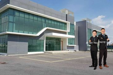 1.1191a Glenmarie Semi Detached Factory 