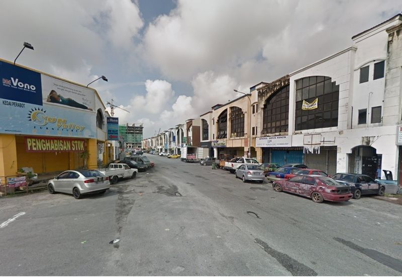 1.1194 Bandar Teknologi Kajang Corner Shop