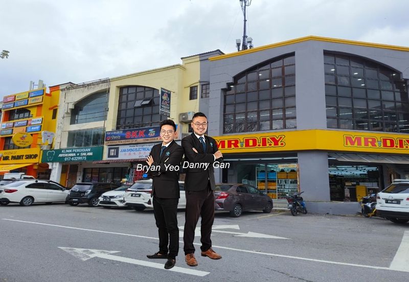 1.1194 Bandar Teknologi Kajang Corner Shop