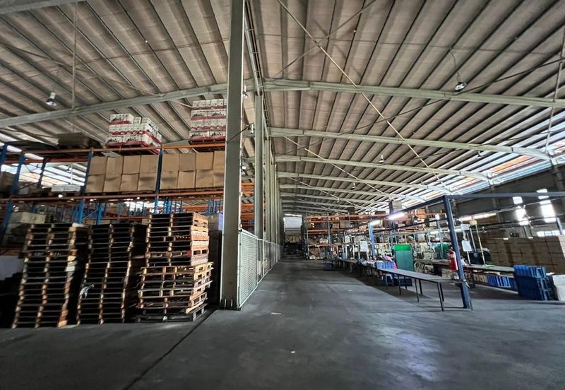 1.481 Puchong Warehouse near Subang USJ