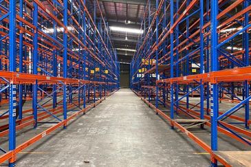 1.481 Puchong Warehouse near Subang USJ
