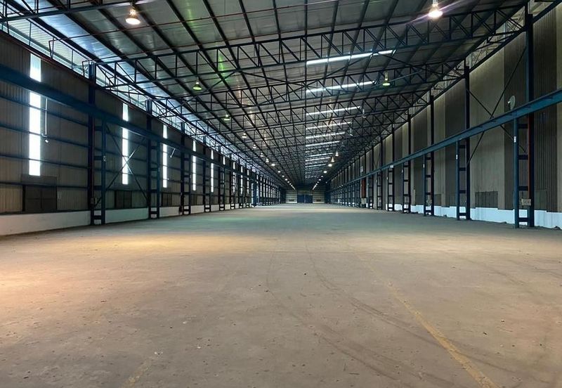 1.481 Puchong Warehouse near Subang USJ