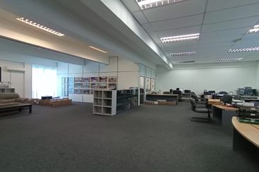 1.1251 desa aman Kepong Semi Detached Factory